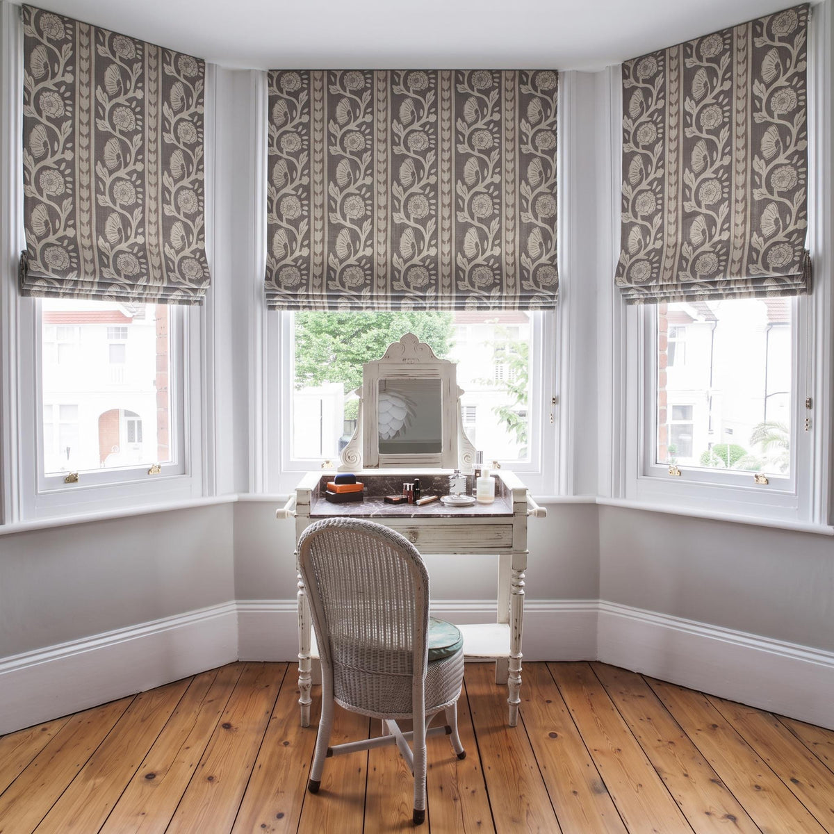 Taupe Floral Roman Shade, Ivory Botanical Window Blind, Traditional Roman Blind, Cottage Farmhouse Window Treatment