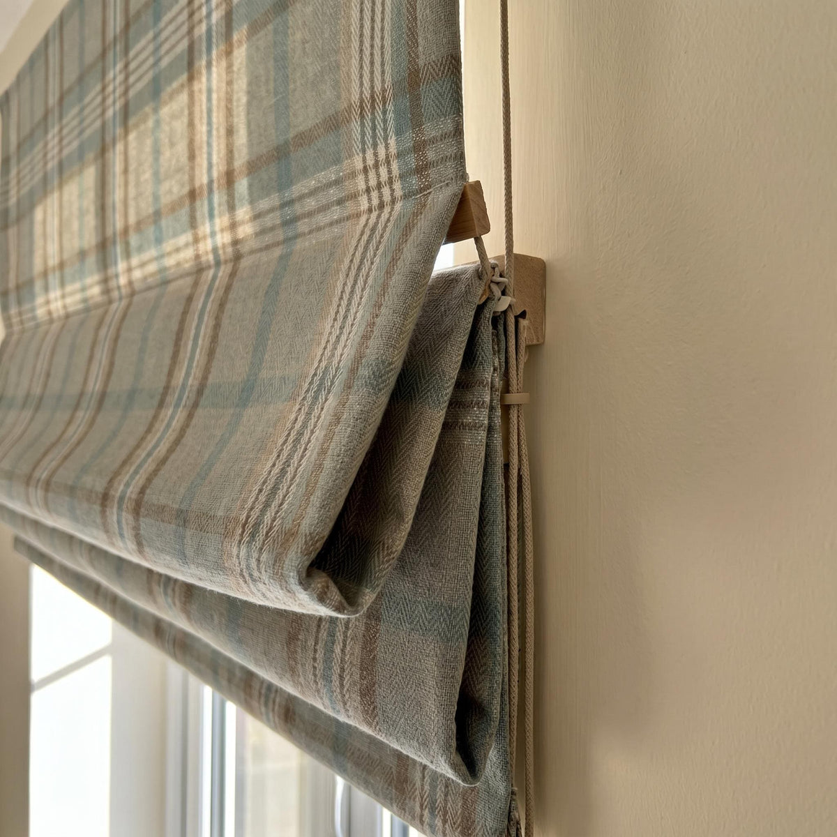 Plaid Roman Shade, Custom Window Shade, Neutral Check Roman Blind, Farmhouse Window Treatment, Corded Roman Shade, Made to Measure